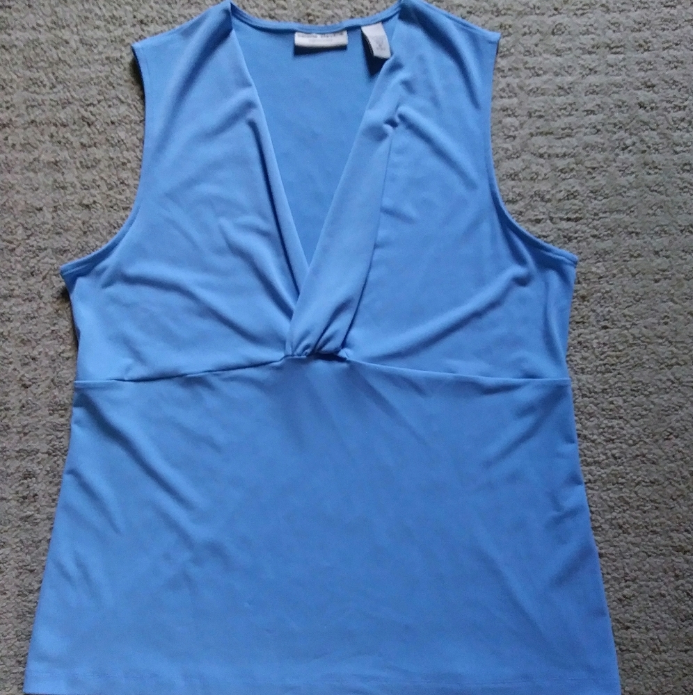 Low V neck blue tank
